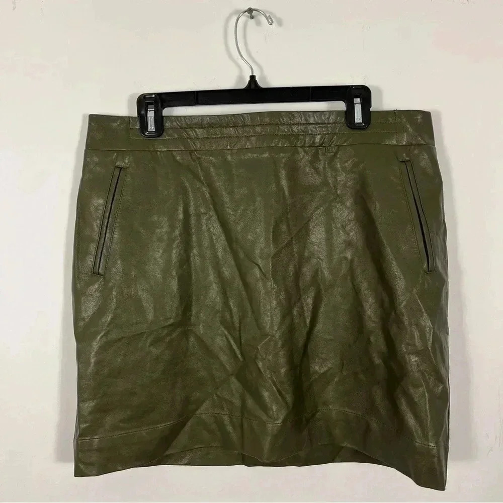 Reitmans mini skirt faux leather